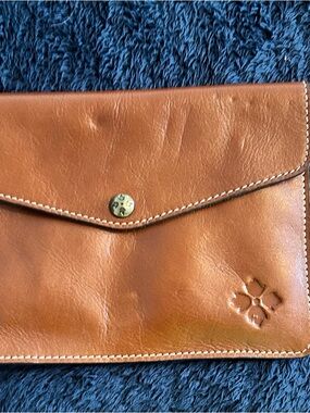 Patricia Nash Heritage Mini Leather Envelope Clutch Bag in Tan